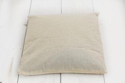 5904653191595 PODUSZKA DO SPANIA Z ŁUSKĄ ORKISZU DLA DOROSŁYCH BIAŁA (40 x 40 cm) - SENO